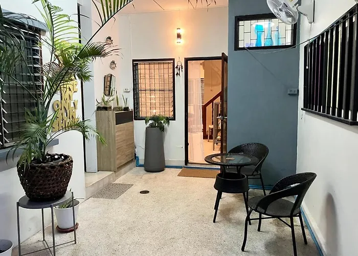 Апартаменты 2 Bedroom Local House For 4 Guests - Pet Friendly *