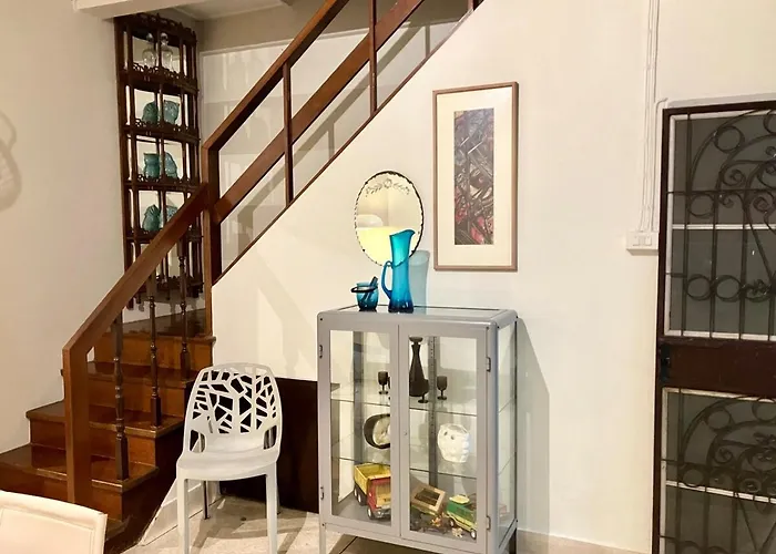 2 Bedroom Local House For 4 Guests - Pet Friendly Бангкок