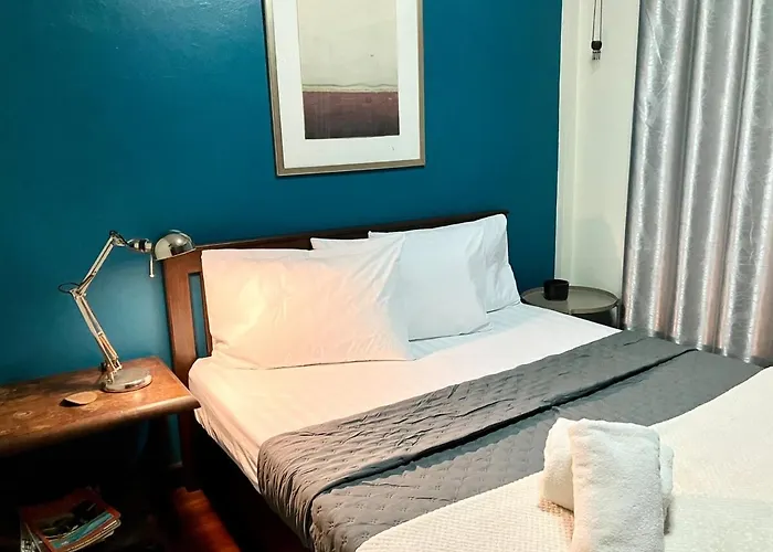 Апартаменты 2 Bedroom Local House For 4 Guests - Pet Friendly *